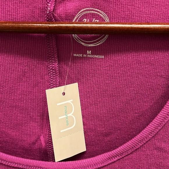 Maurices 24/7 Solid Ribbed Lettuce Edge Scoop Neck Tee - Magenta Orchid - Medium - Picture 3 of 9